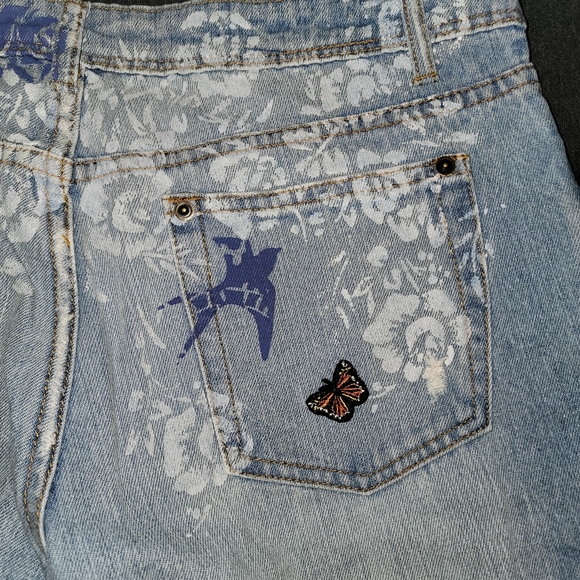 dELiA*s Painted Distressed Jeans - Size 11/12 - Light Wash - Picture 10 of 12